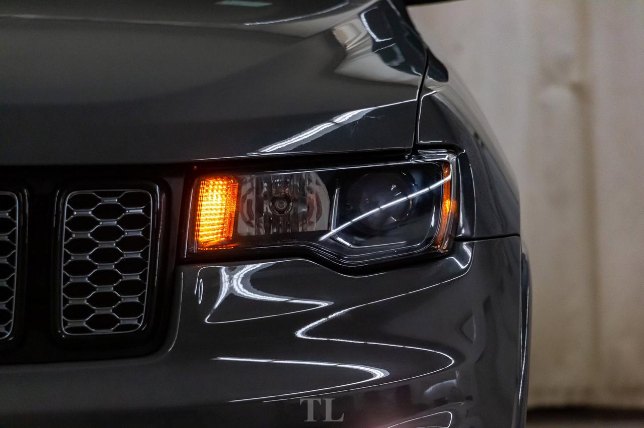 2019 Jeep Grand Cherokee 4x4 Laredo Altitude Leather Roof Nav BCam Red Deer AB