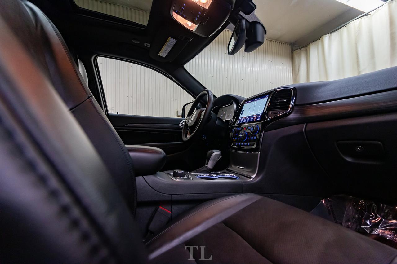 2019 Jeep Grand Cherokee 4x4 Laredo Altitude Leather Roof Nav BCam Red Deer AB