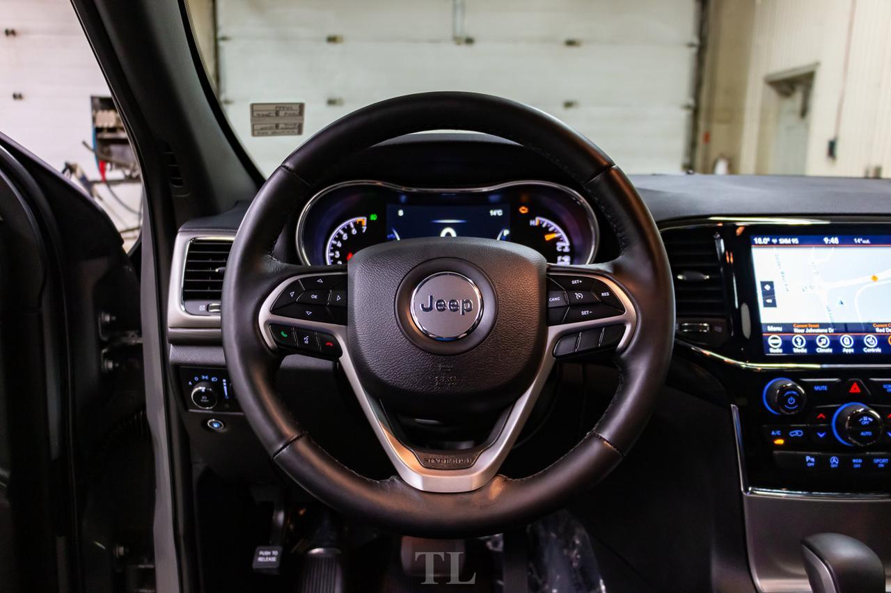 2019 Jeep Grand Cherokee 4x4 Laredo Altitude Leather Roof Nav BCam Red Deer AB