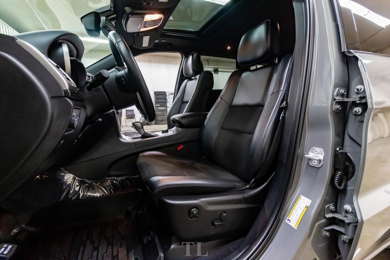 2019 Jeep Grand Cherokee 4x4 Laredo Altitude Leather Roof Nav BCam Red Deer AB