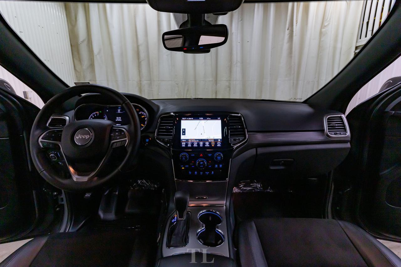 2019 Jeep Grand Cherokee 4x4 Laredo Altitude Leather Roof Nav BCam Red Deer AB