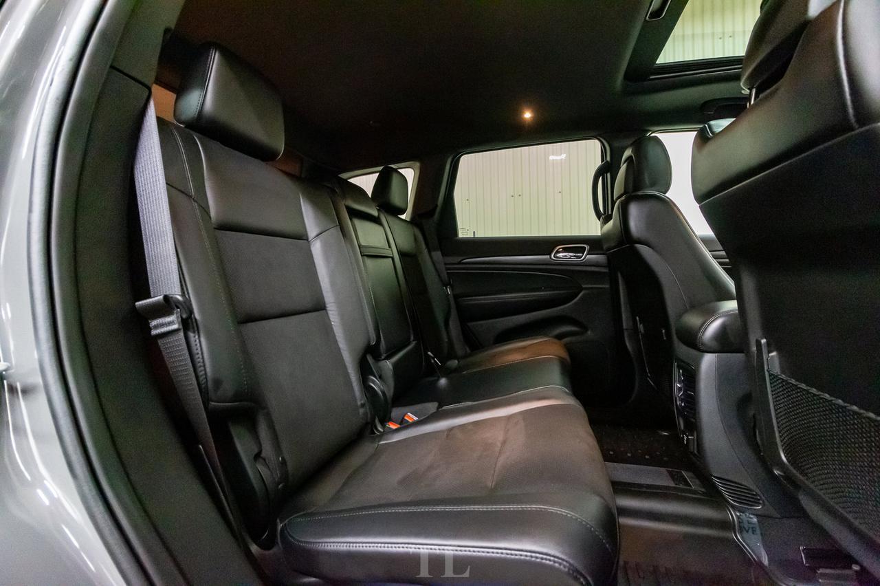 2019 Jeep Grand Cherokee 4x4 Laredo Altitude Leather Roof Nav BCam Red Deer AB