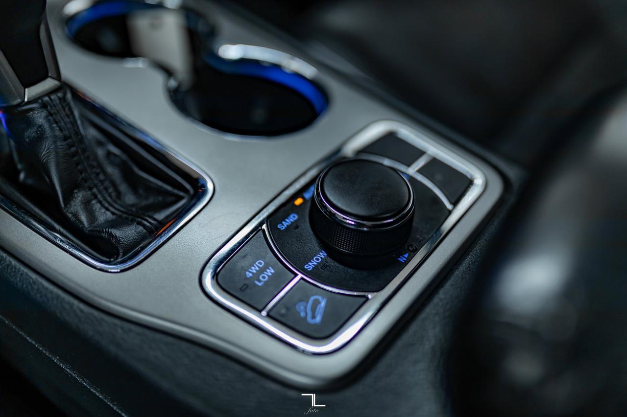 2019 Jeep Grand Cherokee 4x4 Laredo Altitude Leather Roof Nav Red Deer AB