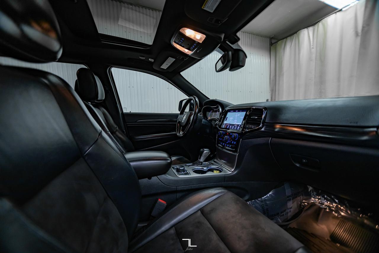 2019 Jeep Grand Cherokee 4x4 Laredo Altitude Leather Roof Nav Red Deer AB