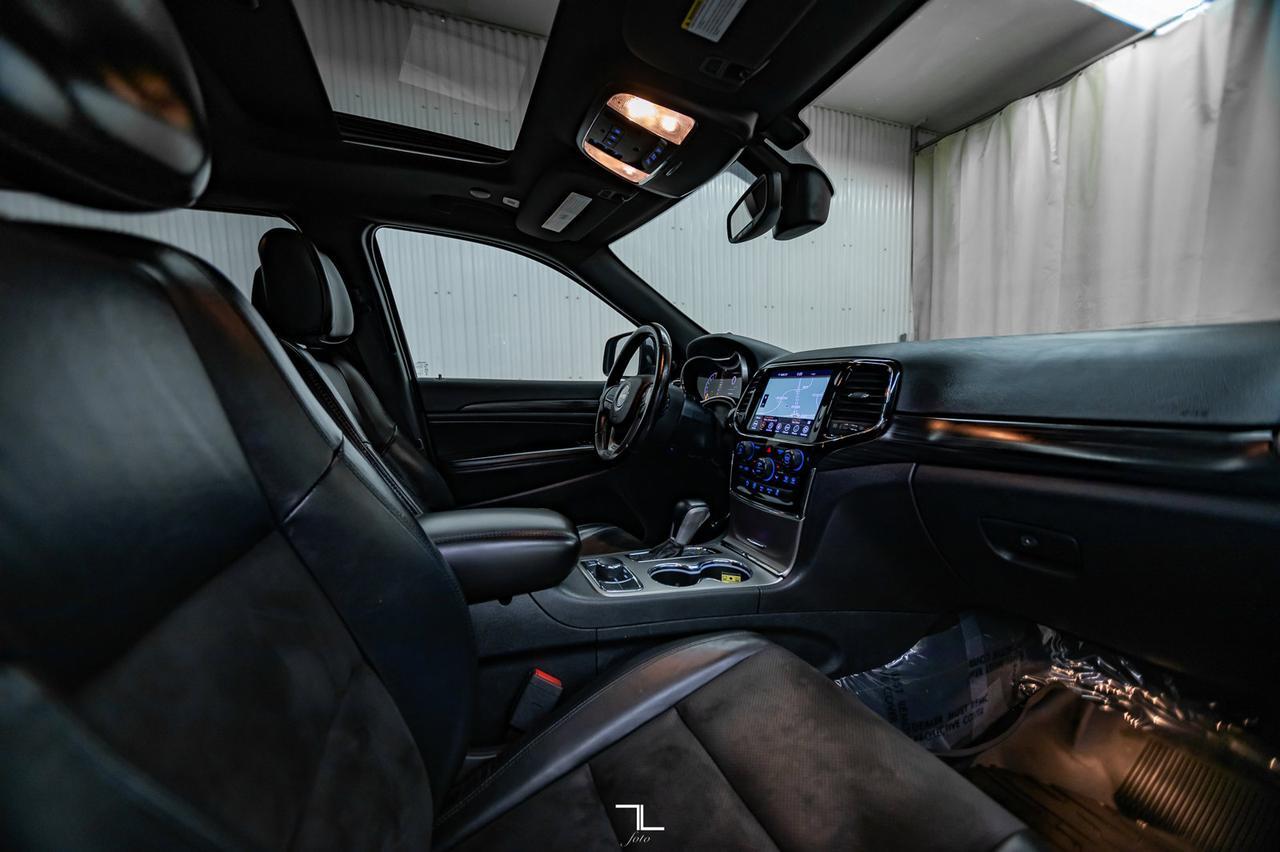 2019 Jeep Grand Cherokee 4x4 Laredo Altitude Leather Roof Nav Red Deer AB