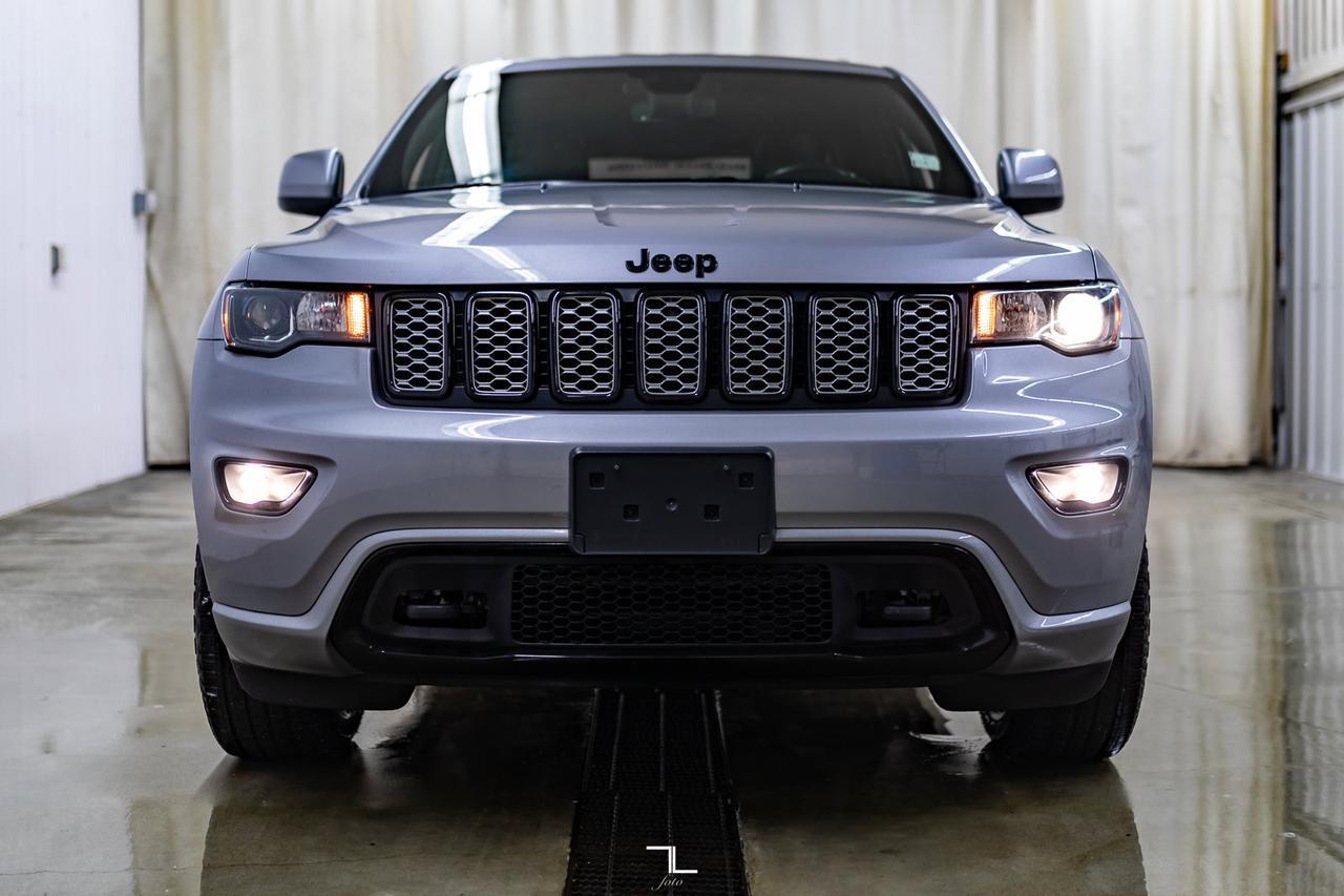 2019 Jeep Grand Cherokee 4x4 Laredo Altitude Leather Roof Nav Red Deer AB