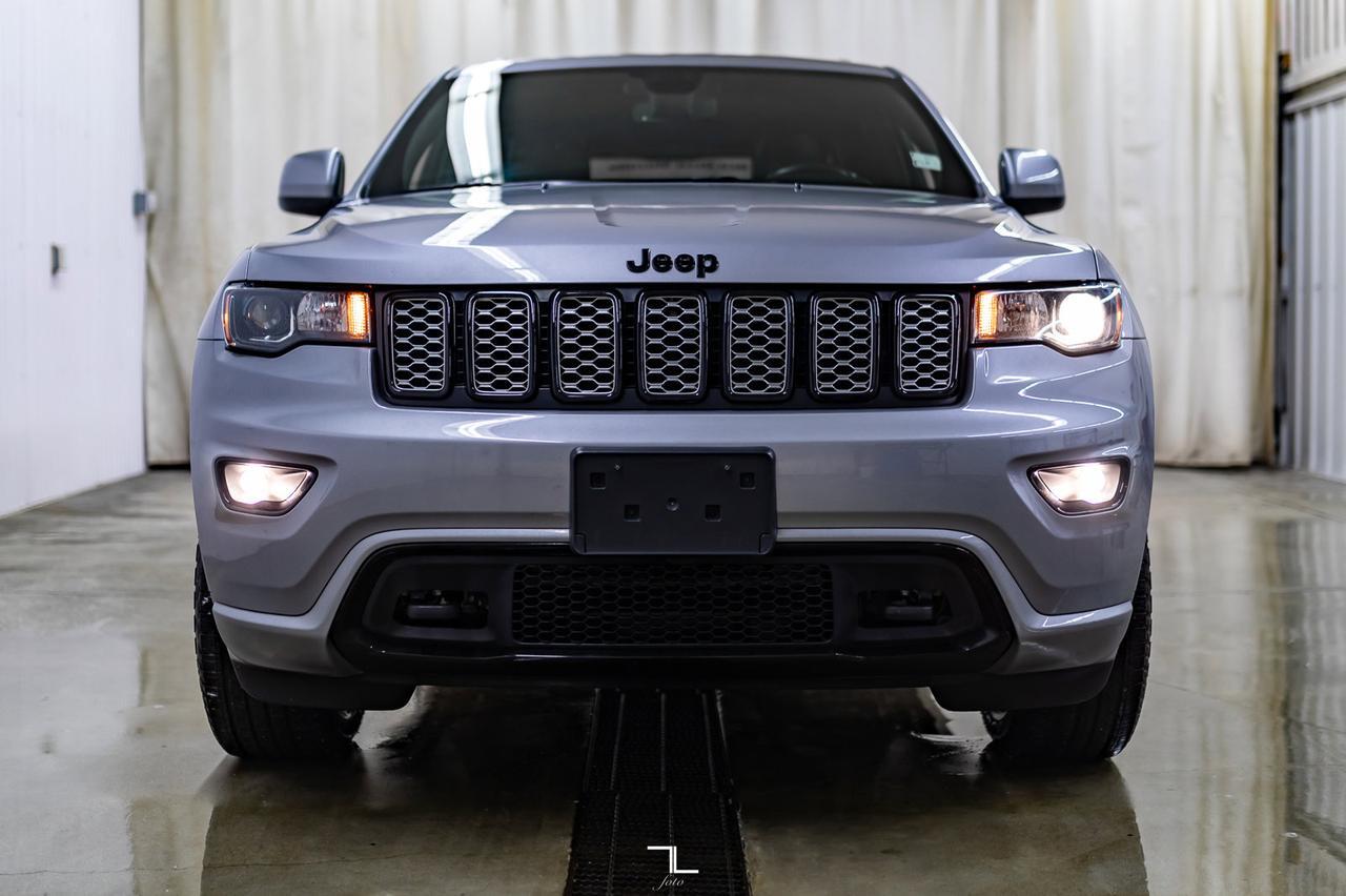 2019 Jeep Grand Cherokee 4x4 Laredo Altitude Leather Roof Nav Red Deer AB