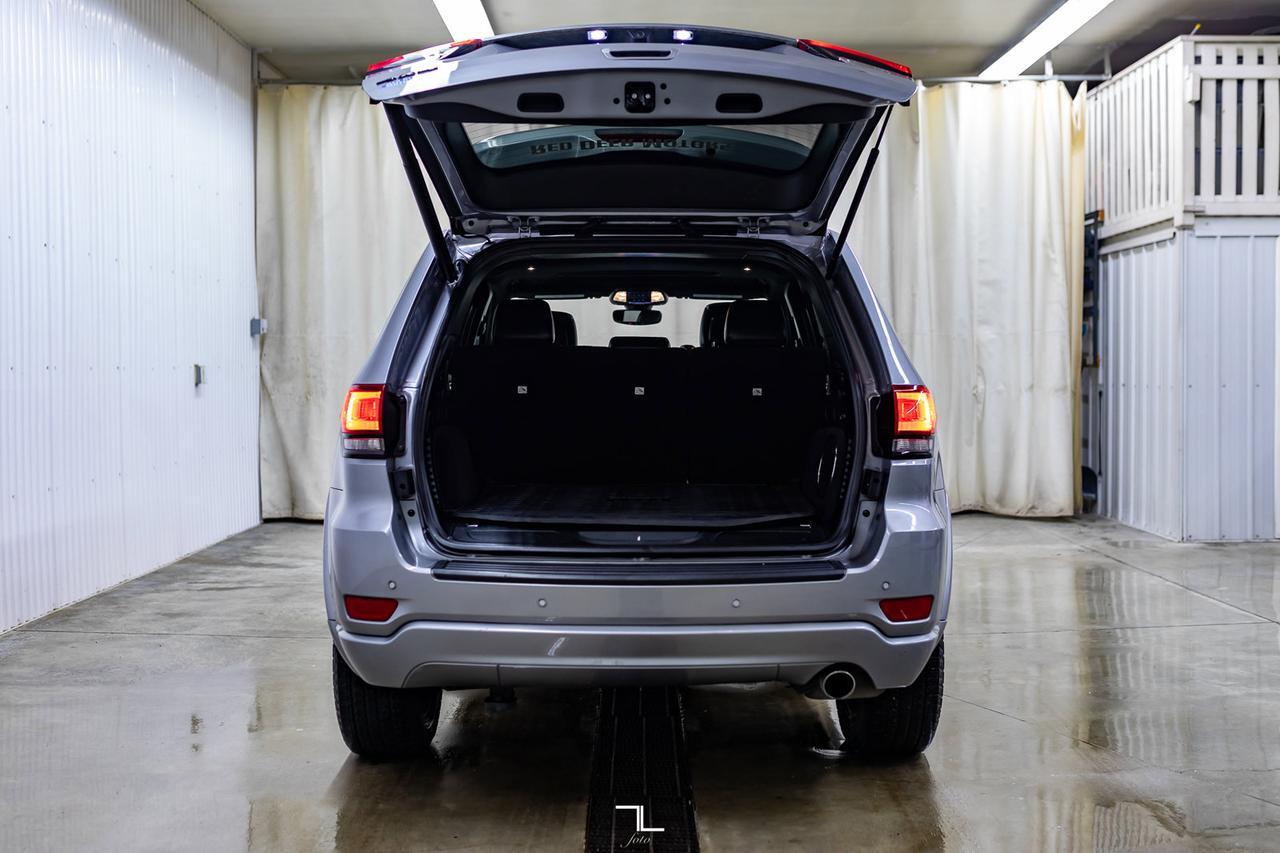 2019 Jeep Grand Cherokee 4x4 Laredo Altitude Leather Roof Nav Red Deer AB
