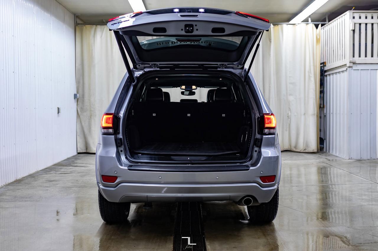 2019 Jeep Grand Cherokee 4x4 Laredo Altitude Leather Roof Nav Red Deer AB