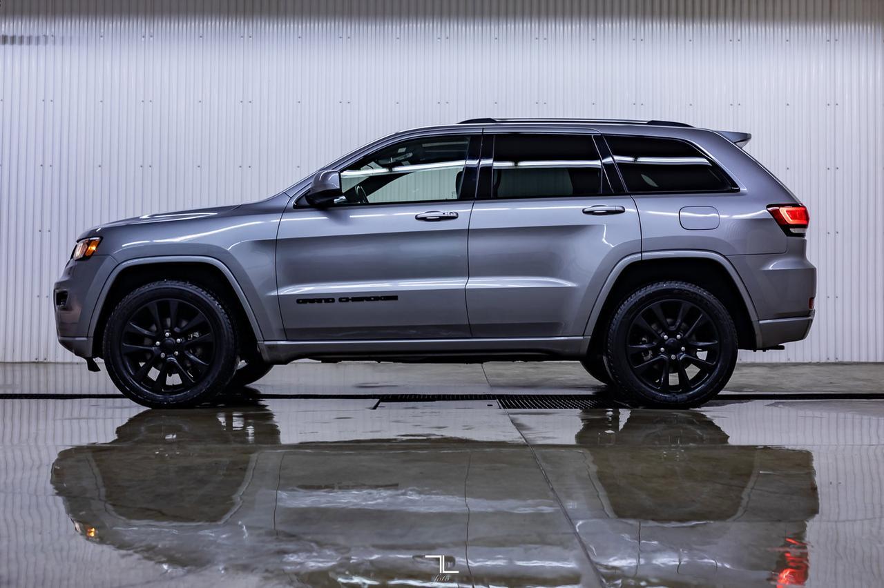 2019 Jeep Grand Cherokee 4x4 Laredo Altitude Leather Roof Nav Red Deer AB