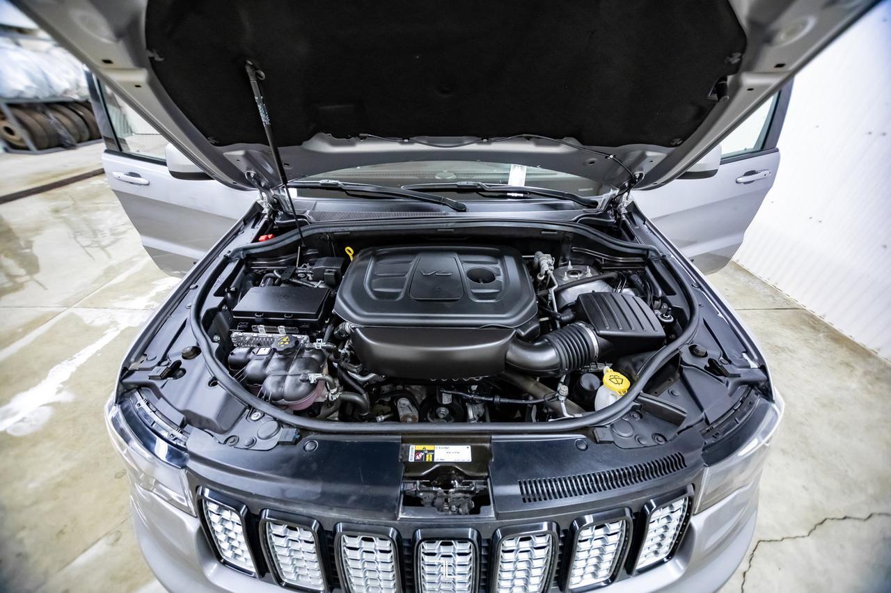 2019 Jeep Grand Cherokee 4x4 Laredo Altitude Leather Roof Nav Red Deer AB