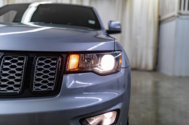 2019 Jeep Grand Cherokee 4x4 Laredo Altitude Leather Roof Nav Red Deer AB
