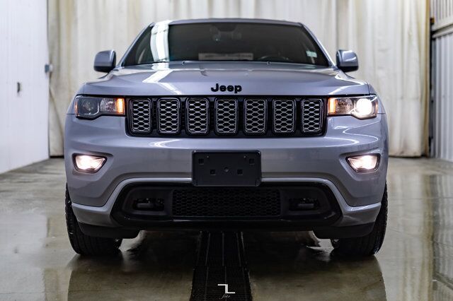 2019 Jeep Grand Cherokee 4x4 Laredo Altitude Leather Roof Nav Red Deer AB