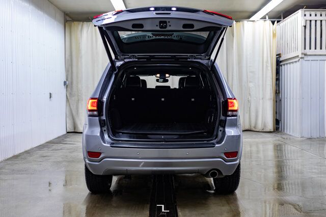 2019 Jeep Grand Cherokee 4x4 Laredo Altitude Leather Roof Nav Red Deer AB