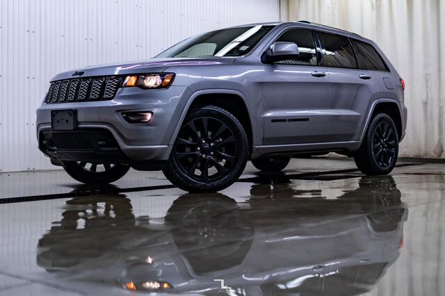 2019 Jeep Grand Cherokee 4x4 Laredo Altitude Leather Roof Nav Red Deer AB