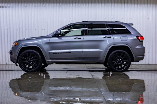 2019 Jeep Grand Cherokee 4x4 Laredo Altitude Leather Roof Nav Red Deer AB
