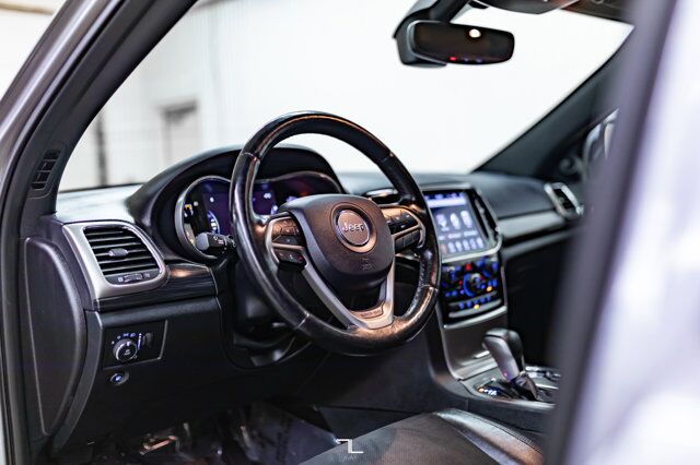 2019 Jeep Grand Cherokee 4x4 Laredo Altitude Leather Roof Nav Red Deer AB