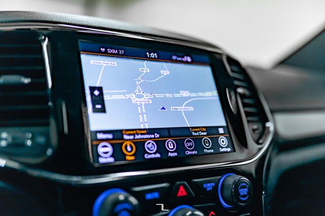 2019 Jeep Grand Cherokee 4x4 Laredo Altitude Leather Roof Nav Red Deer AB