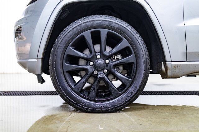 2019 Jeep Grand Cherokee 4x4 Laredo Altitude Leather Roof Nav Red Deer AB