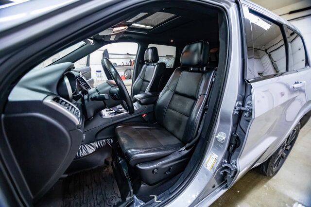 2019 Jeep Grand Cherokee 4x4 Laredo Altitude Leather Roof Nav Red Deer AB