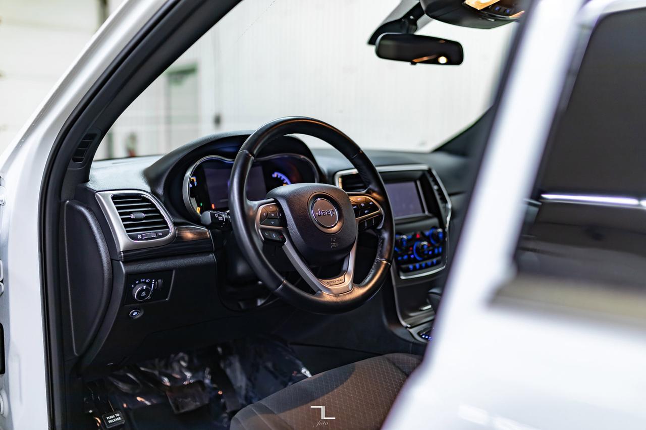 2019 Jeep Grand Cherokee 4x4 Laredo BCam Red Deer AB