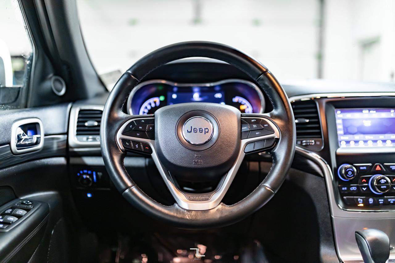 2019 Jeep Grand Cherokee 4x4 Laredo BCam Red Deer AB