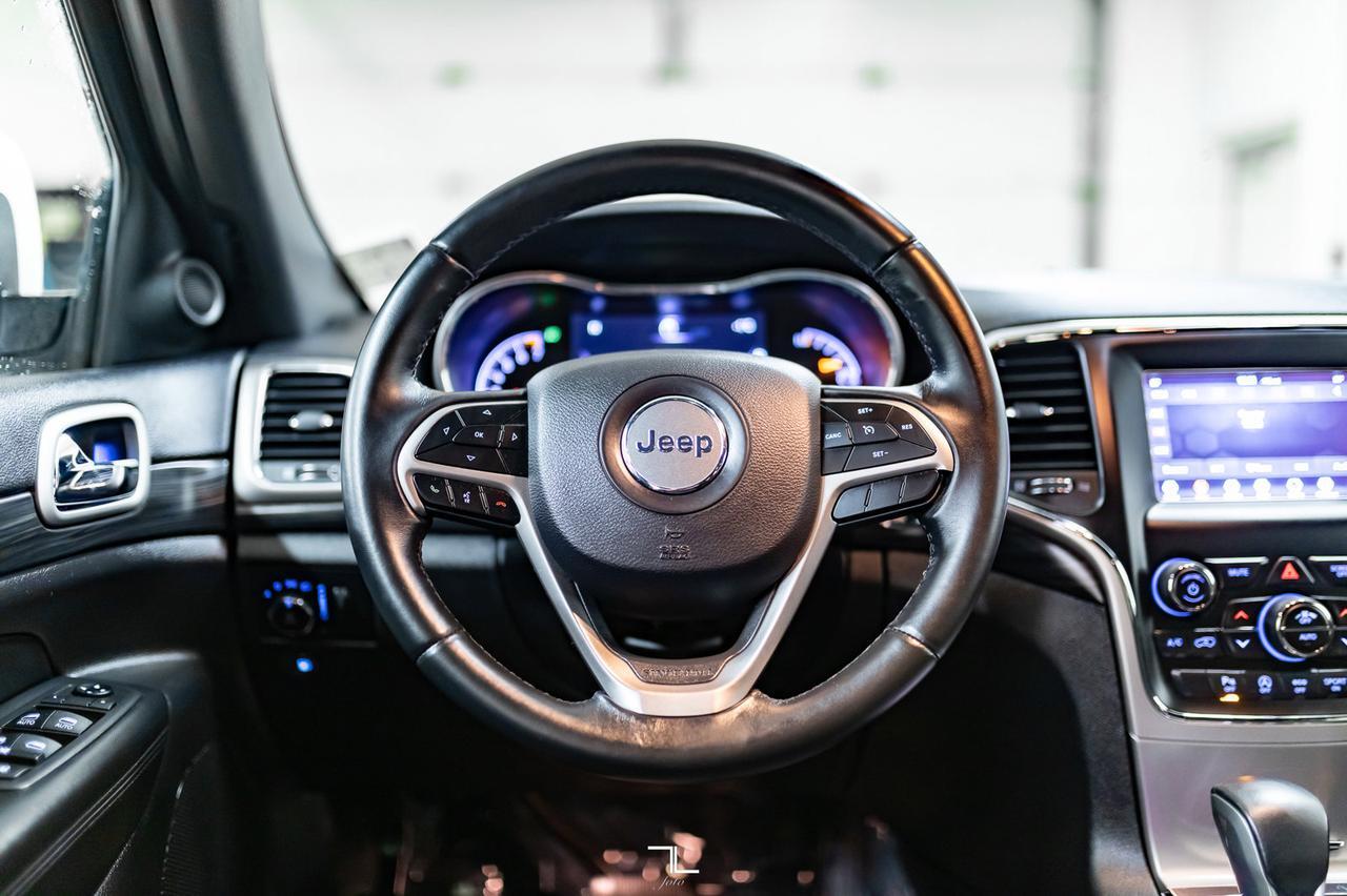 2019 Jeep Grand Cherokee 4x4 Laredo BCam Red Deer AB