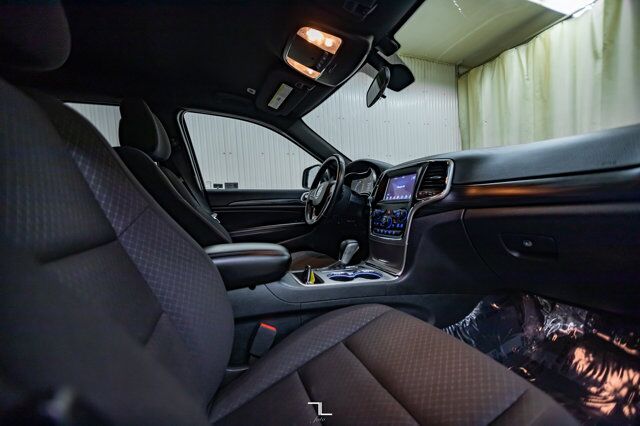 2019 Jeep Grand Cherokee 4x4 Laredo BCam Red Deer AB