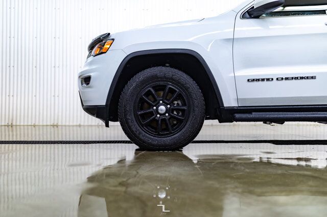 2019 Jeep Grand Cherokee 4x4 Laredo BCam Red Deer AB