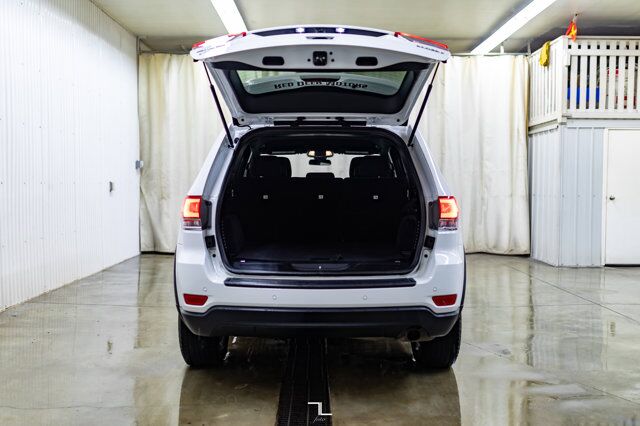 2019 Jeep Grand Cherokee 4x4 Laredo BCam Red Deer AB