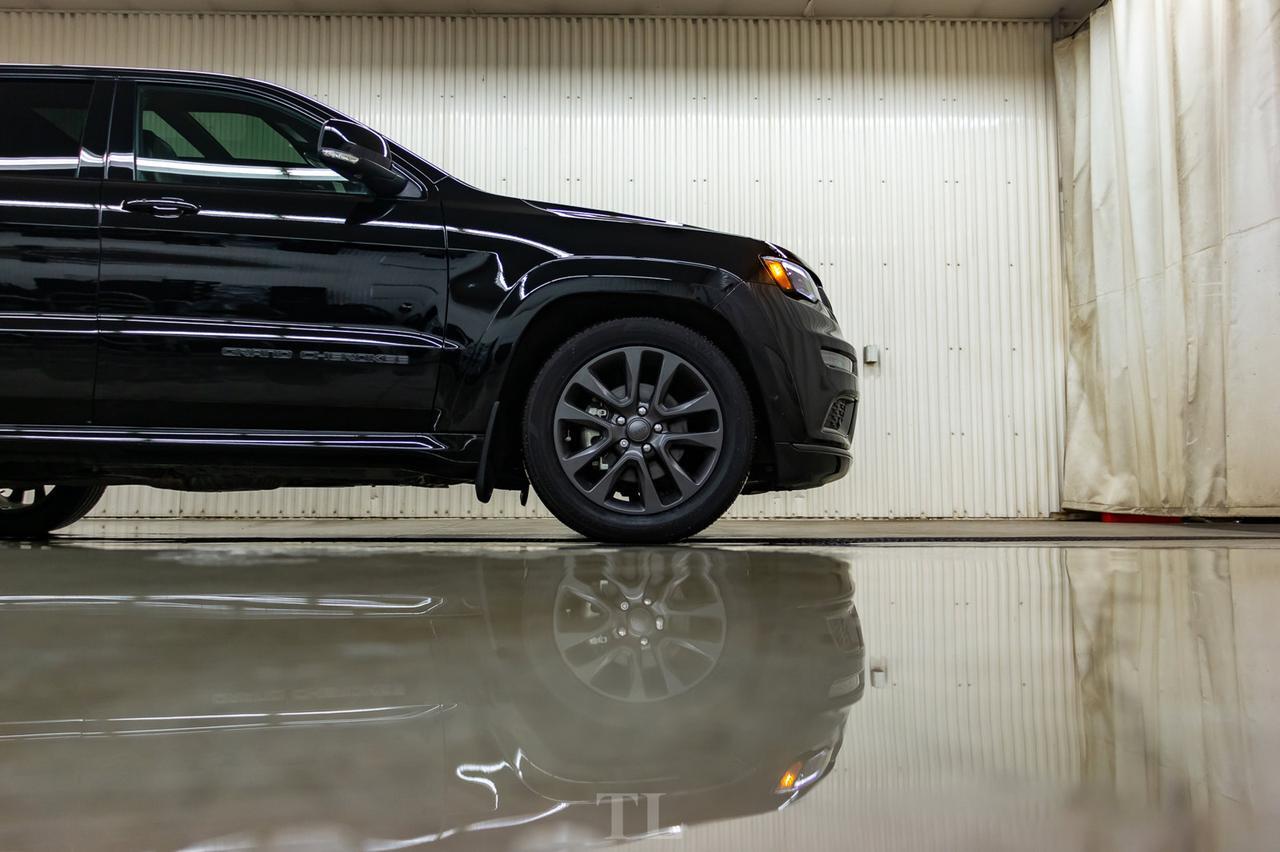 2019 Jeep Grand Cherokee 4x4 Overland High Altitude Leather Roof Nav BCam Red Deer AB