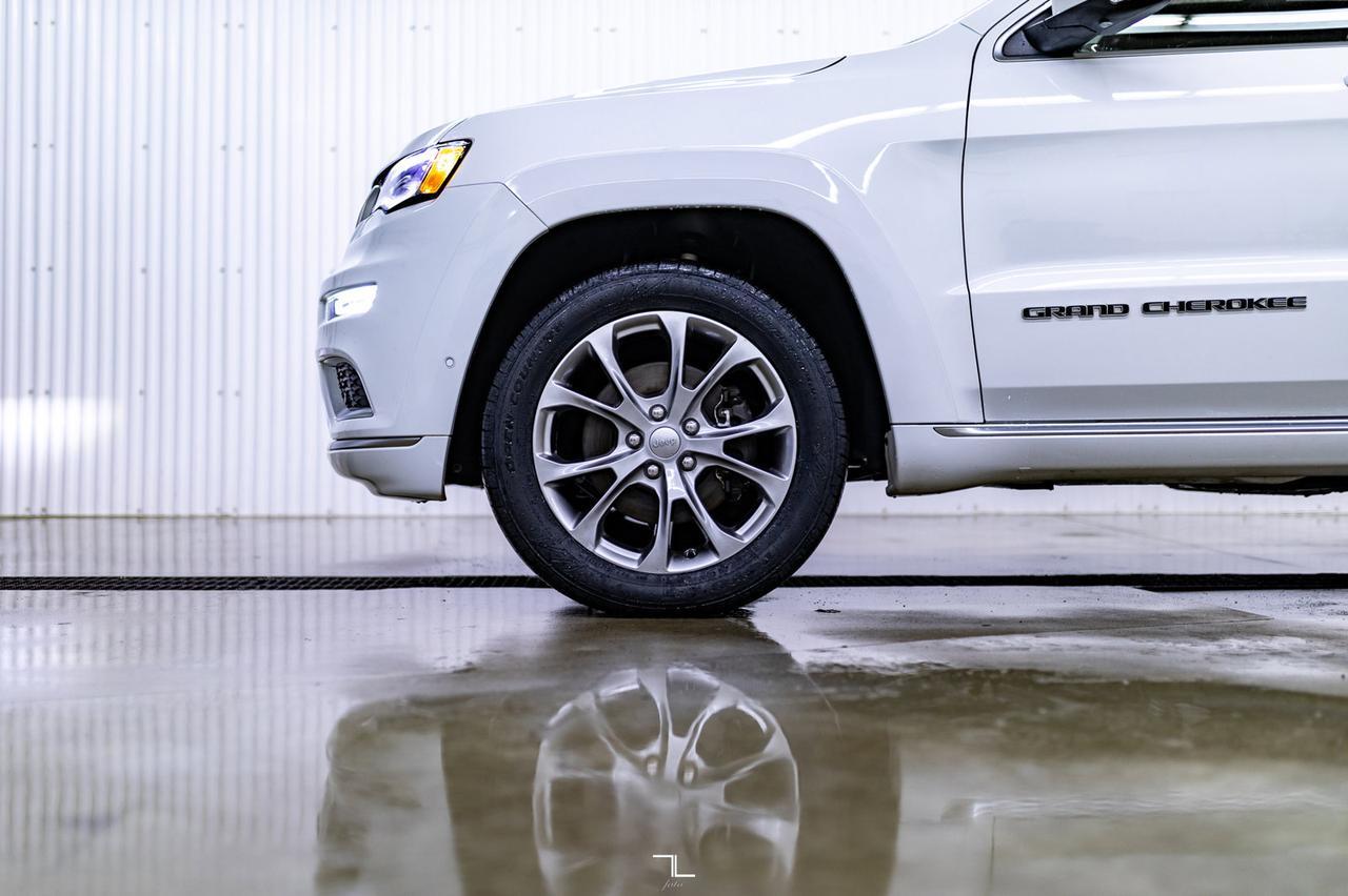 2019 Jeep Grand Cherokee 4x4 Summit Leather Roof Nav BCam Red Deer AB
