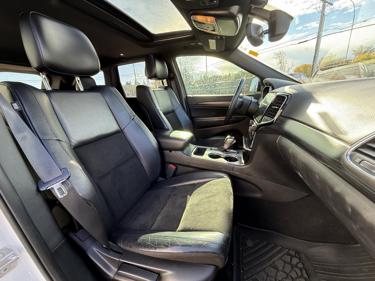 2019 Jeep Grand Cherokee Altitude 4x4 SUV | V6 | NAV | Touchscreen | Heated Seats | Power Liftgate | Remote Start Redwater AB