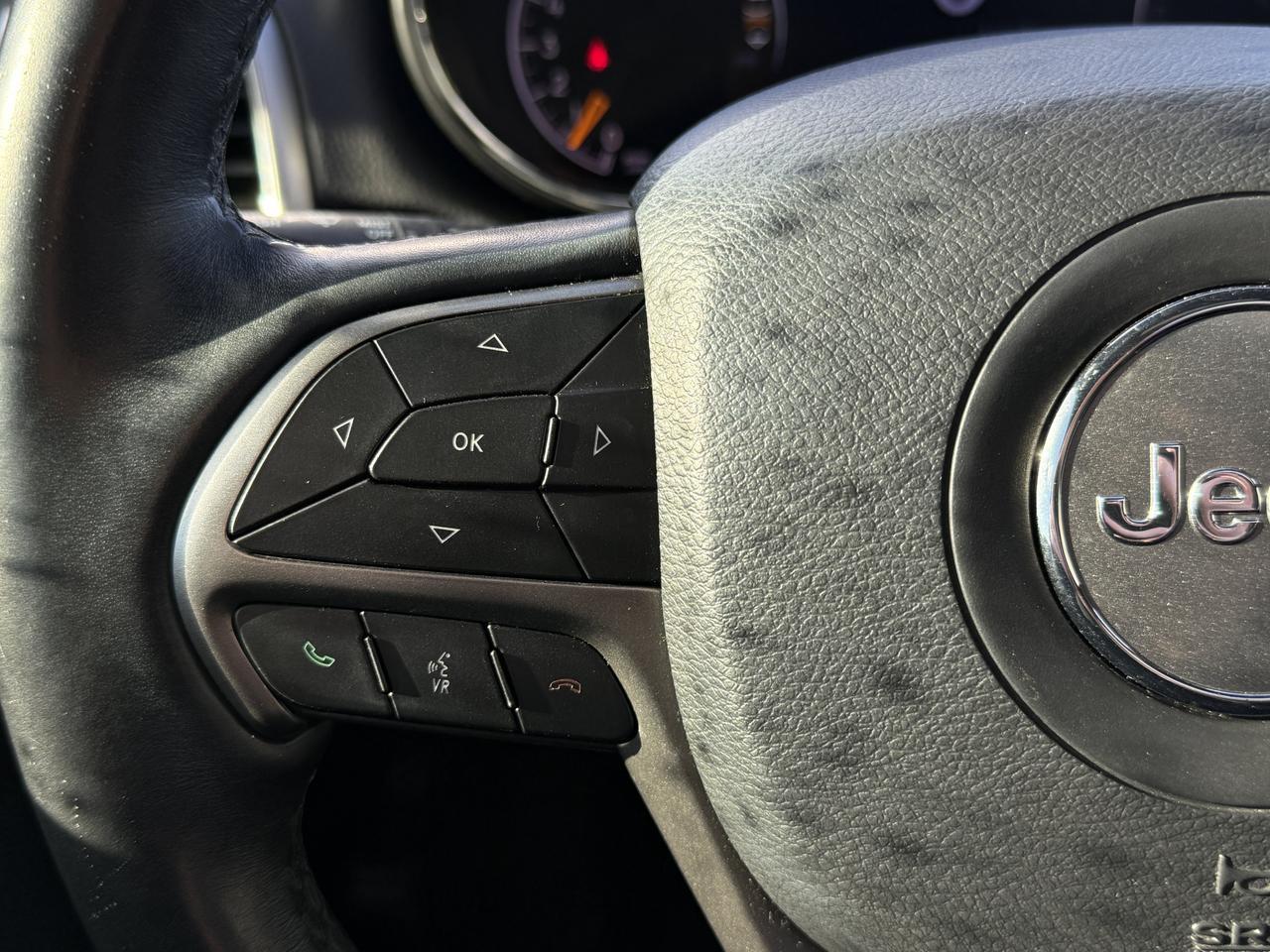 2019 Jeep Grand Cherokee Altitude 4x4 SUV | V6 | NAV | Touchscreen | Heated Seats | Power Liftgate | Remote Start Redwater AB