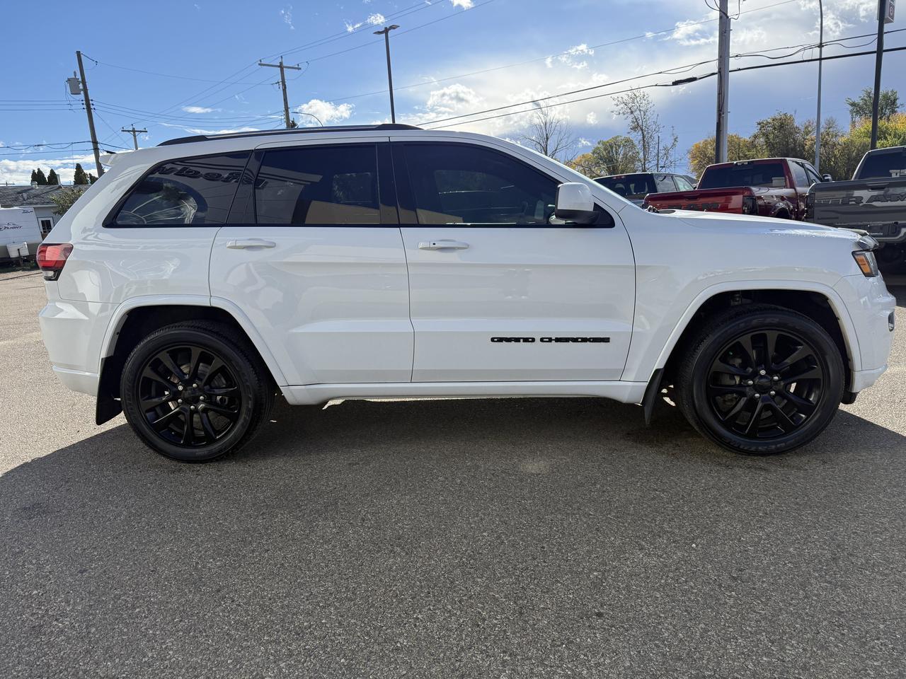 2019 Jeep Grand Cherokee Altitude 4x4 SUV | V6 | NAV | Touchscreen | Heated Seats | Power Liftgate | Remote Start Redwater AB