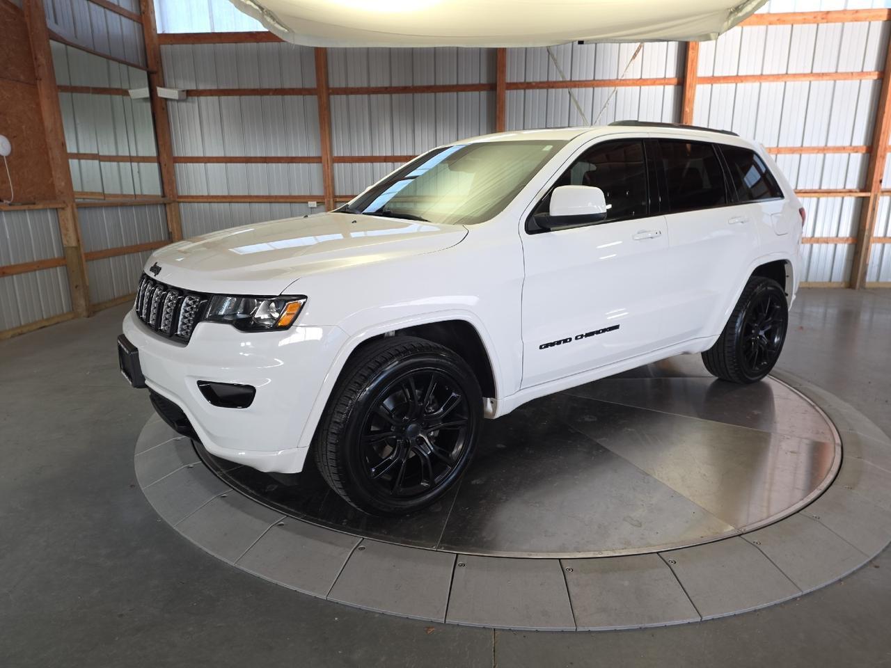 2019 Jeep Grand Cherokee Altitude Sand Lake NY