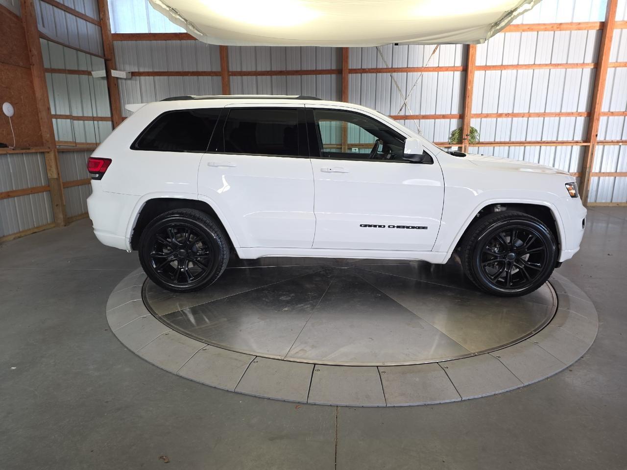 2019 Jeep Grand Cherokee Altitude Sand Lake NY