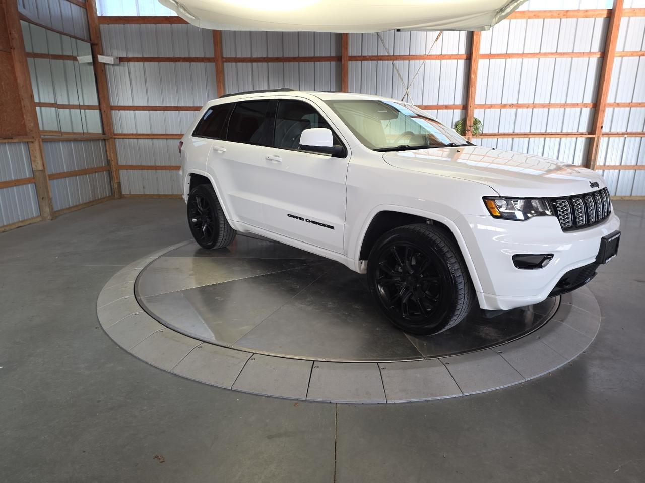 2019 Jeep Grand Cherokee Altitude Sand Lake NY
