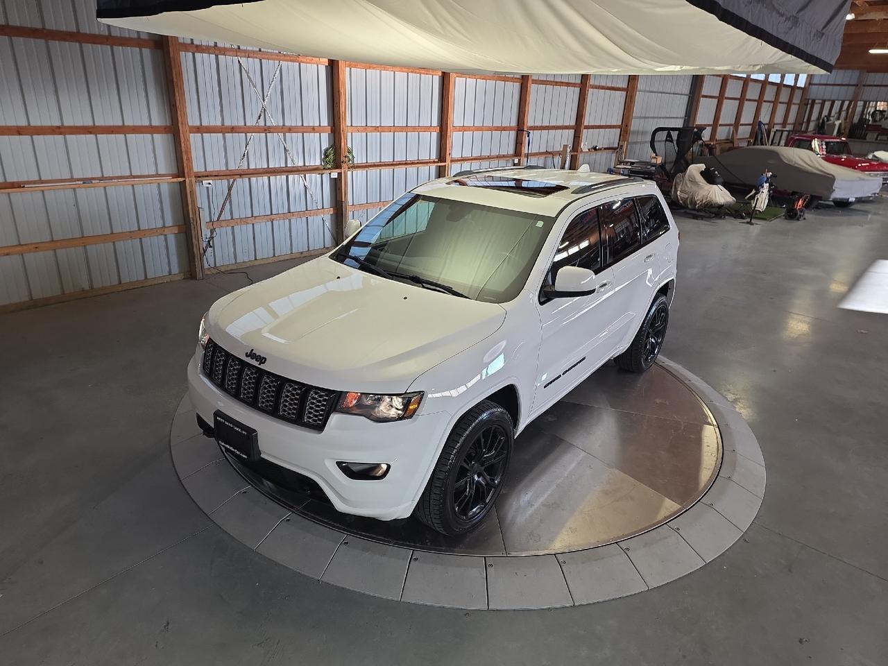 2019 Jeep Grand Cherokee Altitude Sand Lake NY