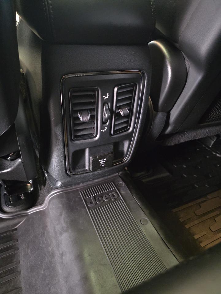 2019 Jeep Grand Cherokee Altitude Sand Lake NY