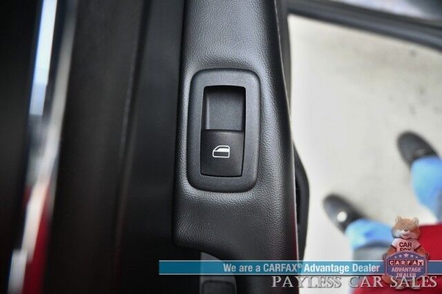 2019 Jeep Grand Cherokee Limited / 4X4 / Auto Start / Power & Heated Leather Seats / NAV / Sunroof / Blind Spot Alert / Apple CarPlay & Android Auto / Back Up Camera / Rear Parking Sensors / Keyless Entry & Start / Tow Pkg / 1-Owner Anchorage AK