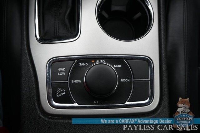 2019 Jeep Grand Cherokee Limited / 4X4 / Auto Start / Power & Heated Leather Seats / NAV / Sunroof / Blind Spot Alert / Apple CarPlay & Android Auto / Back Up Camera / Rear Parking Sensors / Keyless Entry & Start / Tow Pkg / 1-Owner Anchorage AK