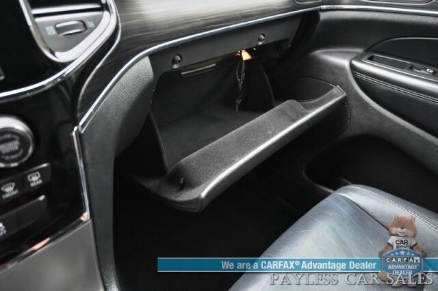 2019 Jeep Grand Cherokee Limited / 4X4 / Auto Start / Power & Heated Leather Seats / NAV / Sunroof / Blind Spot Alert / Apple CarPlay & Android Auto / Back Up Camera / Rear Parking Sensors / Keyless Entry & Start / Tow Pkg / 1-Owner Anchorage AK