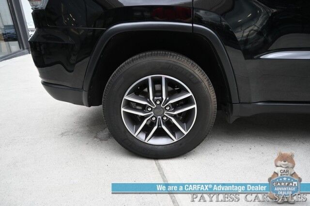 2019 Jeep Grand Cherokee Limited / 4X4 / Auto Start / Power & Heated Leather Seats / NAV / Sunroof / Blind Spot Alert / Apple CarPlay & Android Auto / Back Up Camera / Rear Parking Sensors / Keyless Entry & Start / Tow Pkg / 1-Owner Anchorage AK