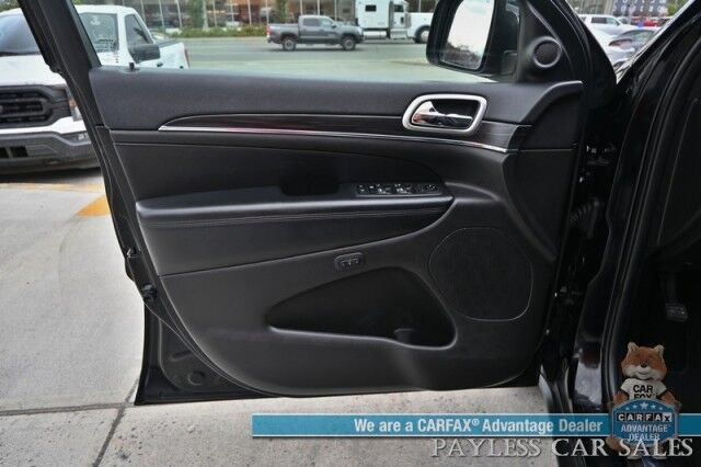 2019 Jeep Grand Cherokee Limited / 4X4 / Auto Start / Power & Heated Leather Seats / NAV / Sunroof / Blind Spot Alert / Apple CarPlay & Android Auto / Back Up Camera / Rear Parking Sensors / Keyless Entry & Start / Tow Pkg / 1-Owner Anchorage AK