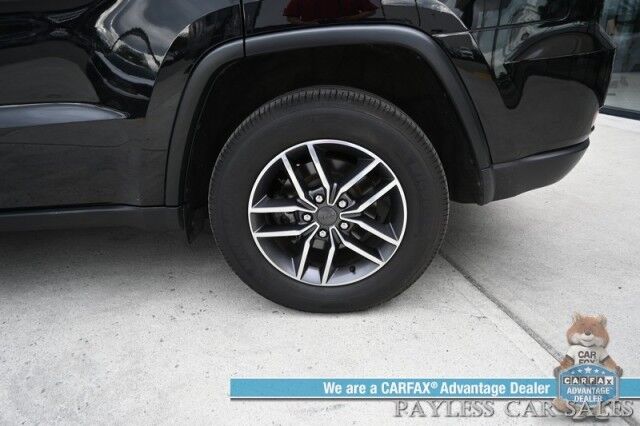 2019 Jeep Grand Cherokee Limited / 4X4 / Auto Start / Power & Heated Leather Seats / NAV / Sunroof / Blind Spot Alert / Apple CarPlay & Android Auto / Back Up Camera / Rear Parking Sensors / Keyless Entry & Start / Tow Pkg / 1-Owner Anchorage AK