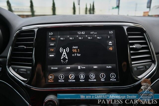 2019 Jeep Grand Cherokee Limited / 4X4 / Auto Start / Power & Heated Leather Seats / NAV / Sunroof / Blind Spot Alert / Apple CarPlay & Android Auto / Back Up Camera / Rear Parking Sensors / Keyless Entry & Start / Tow Pkg / 1-Owner Anchorage AK