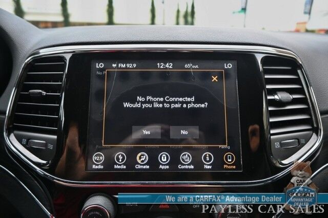 2019 Jeep Grand Cherokee Limited / 4X4 / Auto Start / Power & Heated Leather Seats / NAV / Sunroof / Blind Spot Alert / Apple CarPlay & Android Auto / Back Up Camera / Rear Parking Sensors / Keyless Entry & Start / Tow Pkg / 1-Owner Anchorage AK