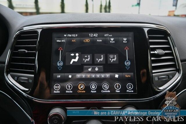 2019 Jeep Grand Cherokee Limited / 4X4 / Auto Start / Power & Heated Leather Seats / NAV / Sunroof / Blind Spot Alert / Apple CarPlay & Android Auto / Back Up Camera / Rear Parking Sensors / Keyless Entry & Start / Tow Pkg / 1-Owner Anchorage AK