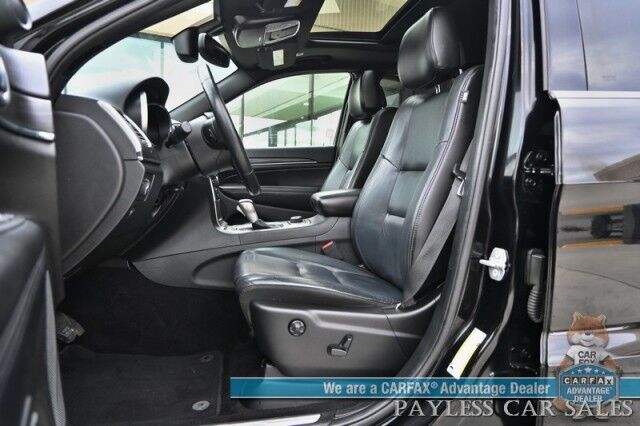 2019 Jeep Grand Cherokee Limited / 4X4 / Auto Start / Power & Heated Leather Seats / NAV / Sunroof / Blind Spot Alert / Apple CarPlay & Android Auto / Back Up Camera / Rear Parking Sensors / Keyless Entry & Start / Tow Pkg / 1-Owner Anchorage AK
